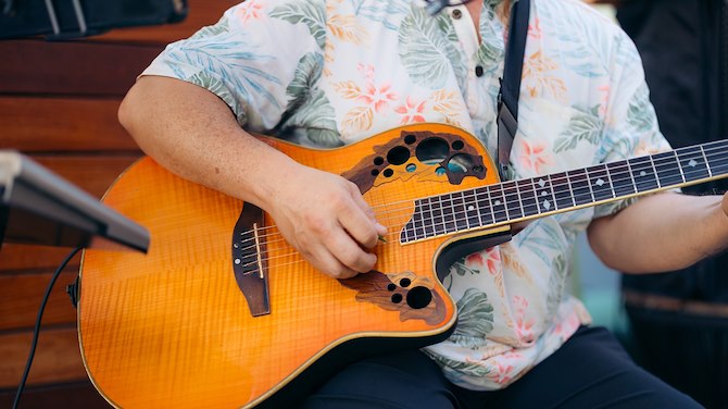 What is the live entertainment schedule?