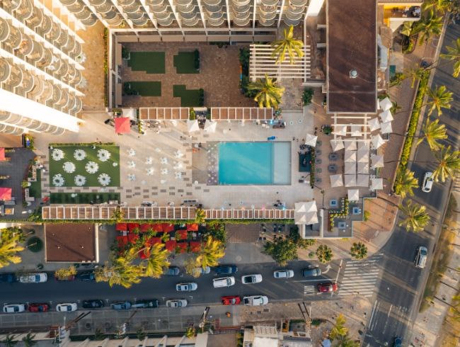 Queensbreak Rooftop Aerial